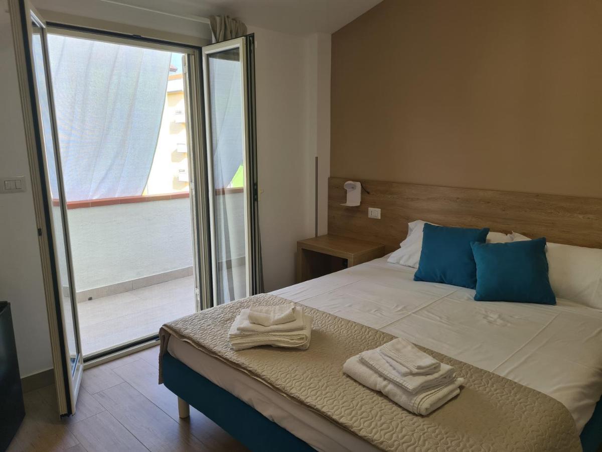 B&B Al Quadrato 스칼레아 외부 사진