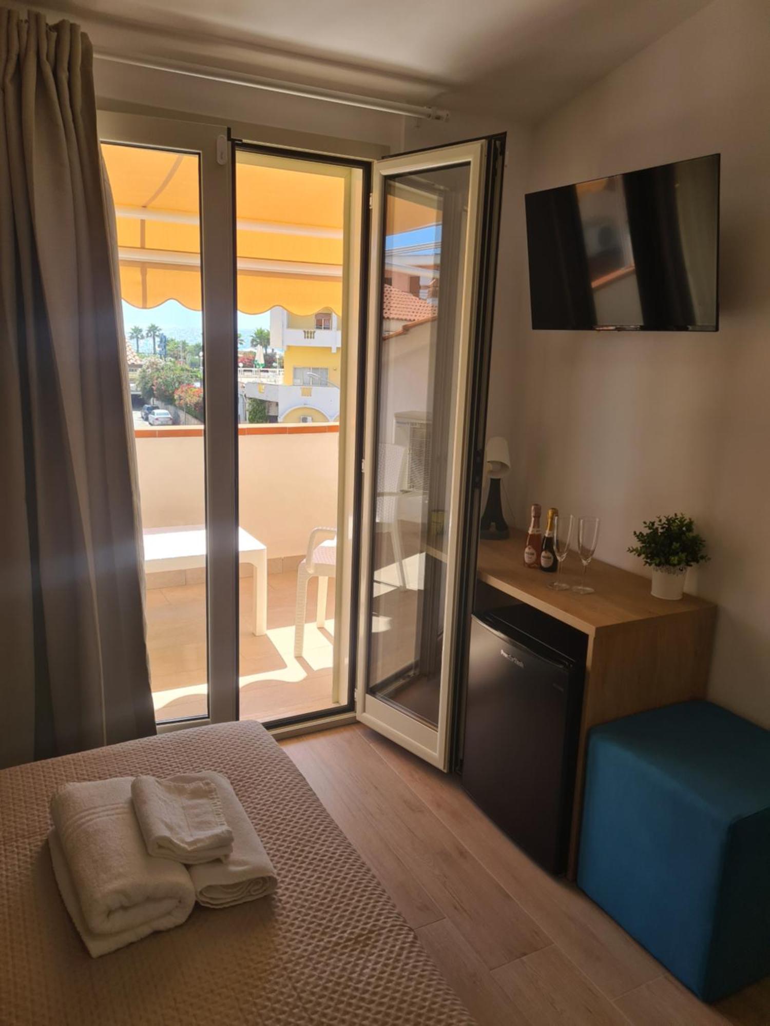 B&B Al Quadrato 스칼레아 외부 사진